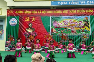 CHƯƠNG TRÌNH VUI TRUNG THU CỦA HỌC SINH TRƯỜNG TH KIM ĐỒNG